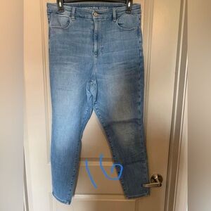 Women’s American Eagle Light Denim Stretch Skinny Jeans